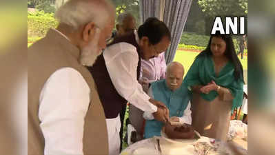 LK Advani birthday: मोदी-शहांनी असा साजरा केला लालकृष्ण अडवाणींचा वाढदिवस!