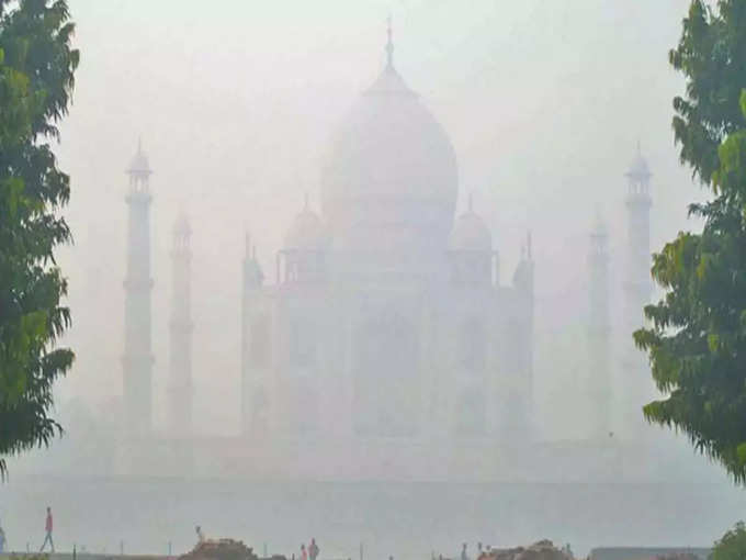 ​ताजमहल को प्रदूषण ने जकड़ा, नजर आना हुआ बंद