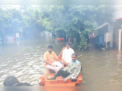 Tamil Nadu Rains: ಮೊಣಕಾಲುದ್ದದ ನೀರಿನಲ್ಲಿ ದೋಣಿ ಪ್ರಯಾಣ: ನಗೆಪಾಟಲಿಗೀಡಾದ ಅಣ್ಣಾಮಲೈ