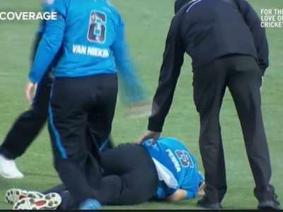 क्षेत्ररक्षण करताना महिला खेळाडू गंभीर जखमी; चेहऱ्याला चेंडू लागल्याने दवाखान्यात केले दाखल