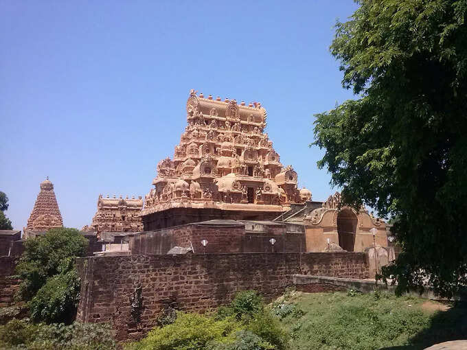 ​೪. ಸಮೀಪದ ಆಕರ್ಷಣೆಗಳು