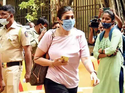 Aryan Khan Case: शाहरुखची मॅनेजर चौकशी टाळतेय?; मुंबई पोलीस उचलणार मोठं पाऊल