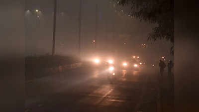 Diwali Pollution in Delhi: दिवाली की रात 8 से सुबह 8 बजे तक सबसे जहरीली रही हवा