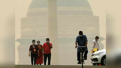 Delhi Pollution Health Effect: पल्यूशन के बीच बढ़ती ठंड दे रही बीमारियों को न्योता, वायरल फीवर और सर्दी-जुकाम के केस बढ़े