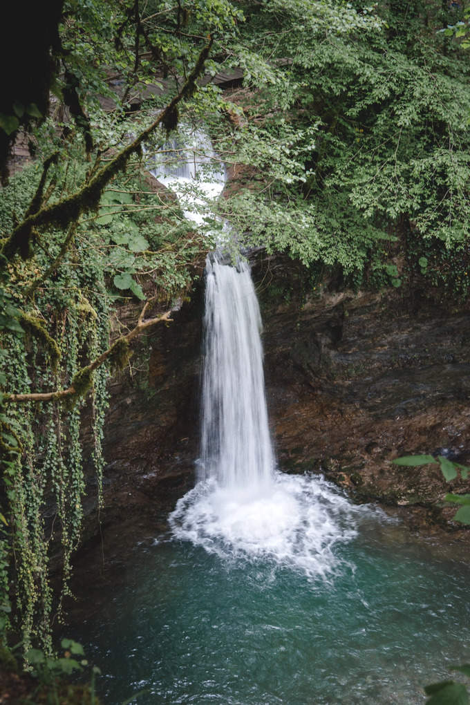 ​೫. ಕೇಸರ್ವಾಲ್ ಜಲಪಾತ