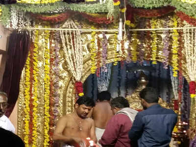 ತಿರುವೈಯೂರಿನಲ್ಲಿ ರಾಗಗಳ ರಾಜ ತ್ಯಾಗರಾಜರ ಆರಾಧನೆ; ಸಂಗೀತ ರಸಿಕರಿಗೆ ಹಬ್ಬದೂಟ! ತಿರುವೈಯೂರಿನಲ್ಲಿ ರಾಗಗಳ ರಾಜ ತ್ಯಾಗರಾಜರ ಆರಾಧನೆ; ಸಂಗೀತ ರಸಿಕರಿಗೆ ಹಬ್ಬದೂಟ!