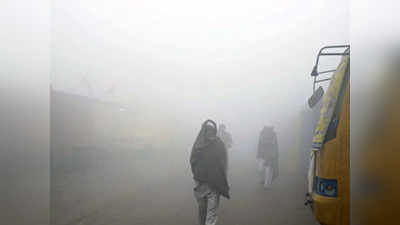 Delhi Weather News : स्मॉग और हवाओं की दिशा में बदलाव से बढ़ती सर्दी पर लगेगा ब्रेक