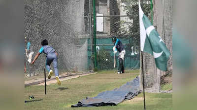 Pakistan Flag Controversy: बांग्लादेश पहुंची पाकिस्तानी टीम ने मैदान पर गाड़ा अपना झंडा, मच गया बवाल