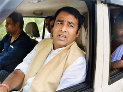 Sangeet som: 2009 का केस, मुजफ्फरनगर कोर्ट में पेश हुए बीजेपी विधायक संगीत सोम