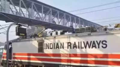 Railway की लंबी दूरी की ट्रेन में AC कोच का घटेगा आठ-दस फीसदी किराया, रेलवे कर रही है यह उपाय