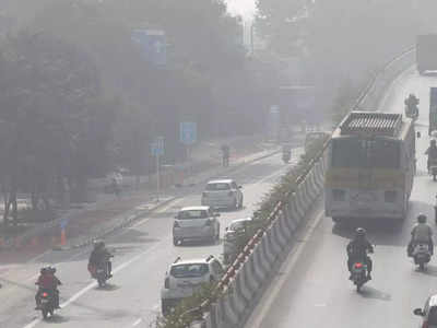 Delhi Pollution: दिल्ली के प्रदूषण की वजह से टीचर को आया हार्ट अटैक?
