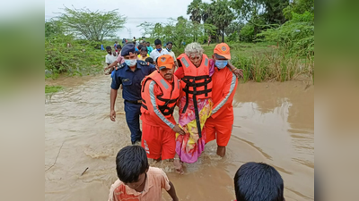 Weather Updates: तिरुपती दर्शनासाठी गेलेले भाविक अडकले, महाराष्ट्र-गोव्यालाही पावसाचा इशारा