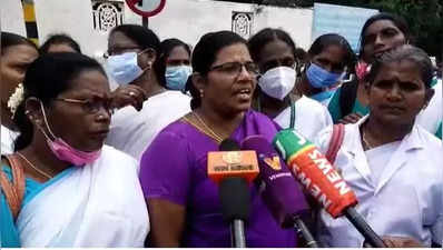 தடுப்பூசி முகாமை வேலைநாளில் நடத்துங்க- அரசுக்கு எதிராக போர்க்கொடி தூக்கிய செவிலியர்கள்!