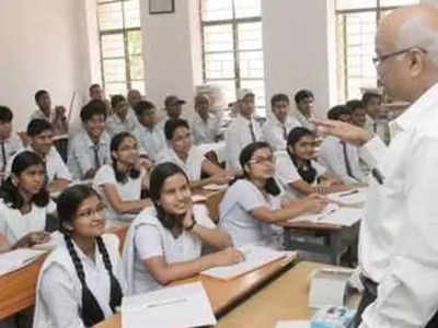 ছাত্র-ছাত্রীদের স্কুলমুখী করতে পড়ুয়াদের বাড়ি-বাড়ি ঘুরছেন শিক্ষকরাই