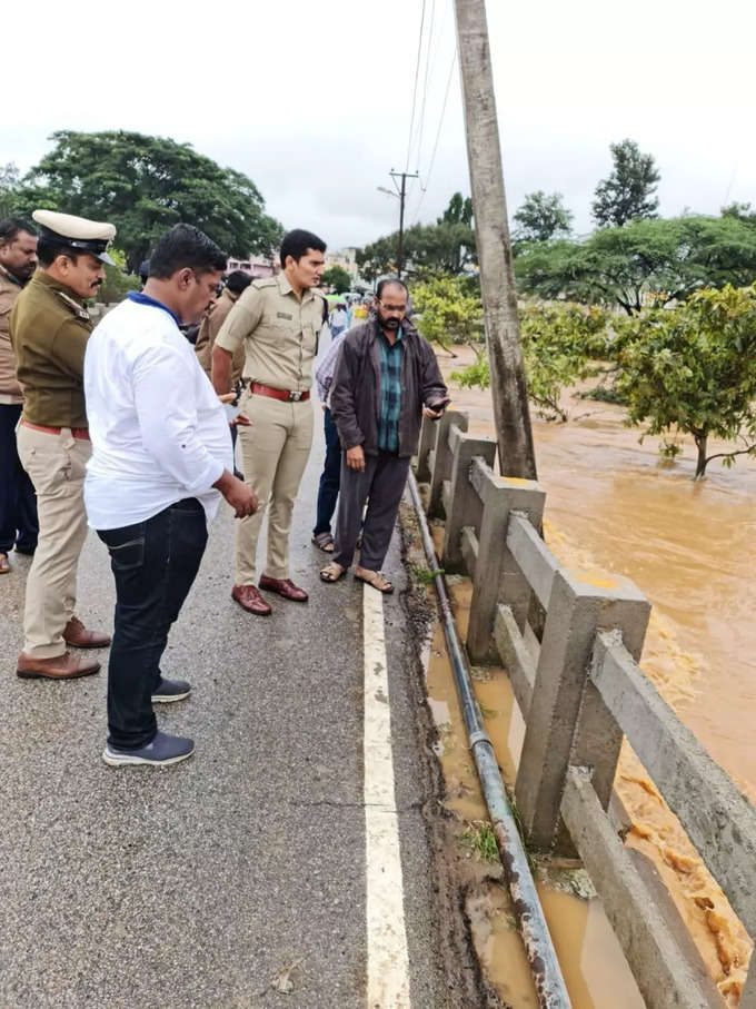 ​ಮನೆಯಲ್ಲೇ ಇರಿ: ಜಿಲ್ಲಾ ಪೊಲೀಸ್‌ ವರಿಷ್ಠಾಧಿಕಾರಿ ಮನವಿ