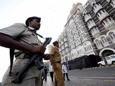 Mumbai: एक्टर के बेटे ने दी बम विस्फोट की सूचना, मुंबई पुलिस ने दर्ज किया मामला