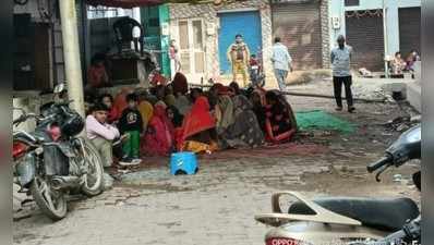 Agra News: मोपेड सवार 3 युवकों को तेज रफ्तार वाहन ने रौंदा, 2 की मौत पर मौत, एक  अस्‍पताल में तोड़ा दम