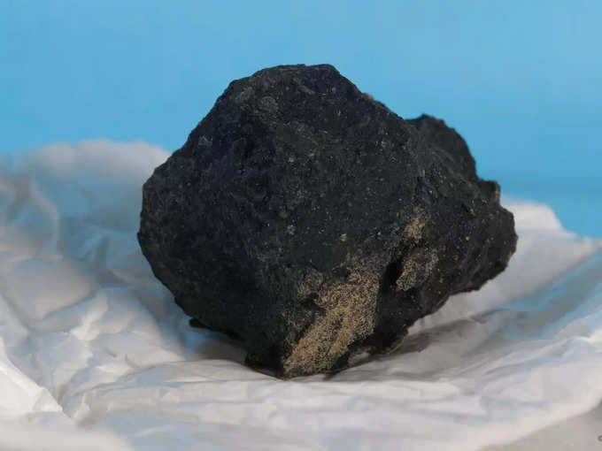 ब्रिटेन में खोजा गया पृथ्वी से भी पुराना उल्कापिंड