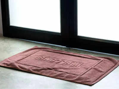 அதிக ஈரத்தை உறிஞ்சும் சூப்பர் சாஃப்ட்  floor mats  மூலம் வீட்டை டிரையாக வைக்கலாம்.