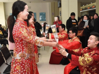 दुनिया की सबसे ज्‍यादा आबादी वाले चीन में कम शादी कर रहे लोग, तेजी से घटी जनसंख्‍या