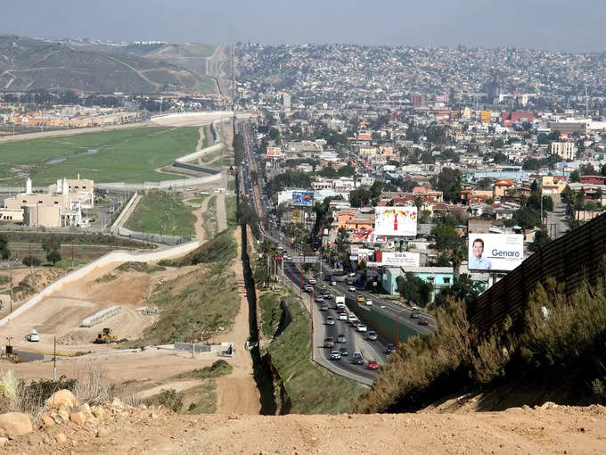 यूएस-मेक्सिको बॉर्डर - US-Mexico Border in Hindi