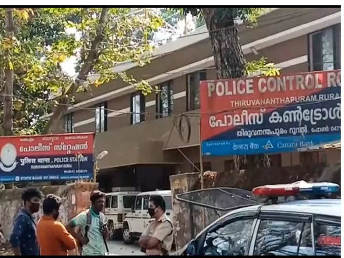 ഗുണ്ടകളെ സംരക്ഷിക്കുന്നോ?