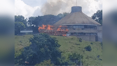 सोलोमन द्वीप पर प्रदर्शनकारियों ने संसद भवन को आग लगाई, भारी हिंसा के बाद 36 घंटे लॉकडाउन