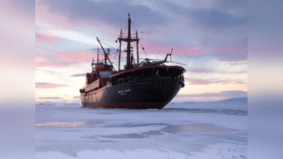 आर्कटिक समुद्र में लगा लंबा जाम, 11 इंच मोटी बर्फ में फंसे 24 जहाज, रूस को करारा झटका