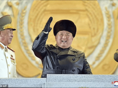 उत्‍तर कोरिया में अपने लेदर कोट की नकल से भड़का तानाशाह किम जोंग उन, लगाया बैन