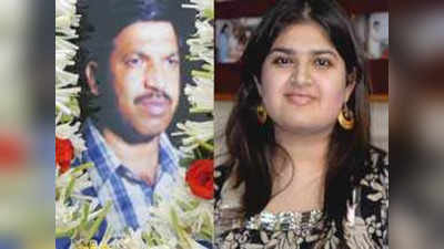 मुंबई अटैक: गर्व है आप पर, मिस यू पापा... शहीद विजय सालसकर की बेटी ने पिता को ऐसा किया याद