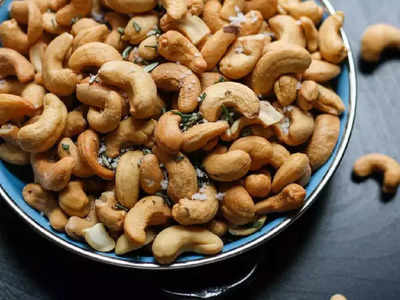 100% சதவீதம் நேச்சுரல் cashew nuts மூலம் டேஸ்டியான சுவீட்ஸ்களை செய்யலாம்.