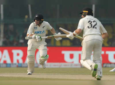 IND vs NZ Live: ২৯৬-তেই অলআউট কিউয়িরা, ৬৩ রানে এগিয়ে ভারত