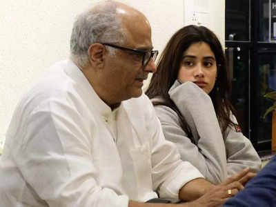 पापा बोनी संग जान्‍हवी कपूर ने पूरी की पहली फिल्‍म Mili, तस्‍वीरों संग लिखा इमोशनल नोट