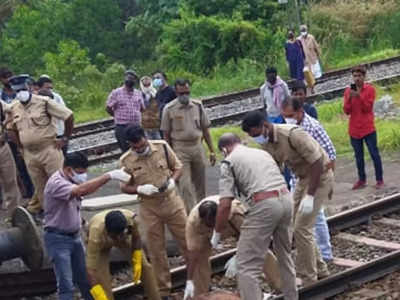 അജ്ഞാത മൃതദേഹം തീവണ്ടിയിൽ കുരുങ്ങിയ നിലയിൽ, കാൽപാദം അറ്റുപോയി; സംഭവം പയ്യന്നൂരിൽ