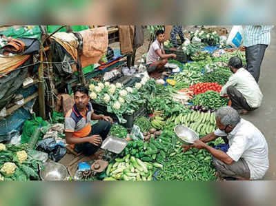 ಟೊಮೇಟೊ, ಕ್ಯಾಪ್ಸಿಕಂ, ಬೀನ್ಸ್‌, ನುಗ್ಗೆಕಾಯಿ ಮುಟ್ಟಂಗಿಲ್ಲ; ಗಗನಕ್ಕೇರಿದ ಬೆಲೆಯಿಂದ ಕಂಗಾಲಾದ ಗ್ರಾಹಕರು