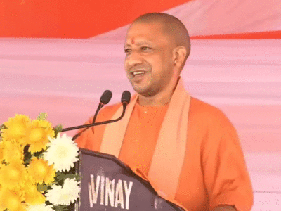 Yogi in Kushinagar: श्रमिकों के बच्चों के लिए आवासीय स्कूल...देश में कहीं भी ले सकेंगे राशन... जानें कुशीनगर पहुंचे यूपी सीएम योगी ने गिनाईं क्या योजनाएं