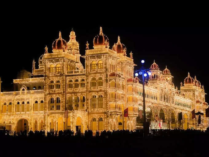 ​೧. ಅಂಬಾ ವಿಲಾಸ್ ಅರಮನೆ, ಮೈಸೂರು