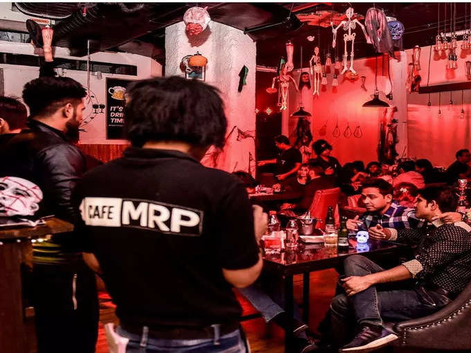कनॉट प्लेस में कैफे एमआरपी - Cafe MRP in Cp in Hindi