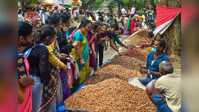 ಬೆಂಗಳೂರು: ಬಸವನಗುಡಿ ಕಡಲೆಕಾಯಿ ಪರಿಷೆಗೆ ಬಂದರು ಲಕ್ಷ ಲಕ್ಷ ಜನ