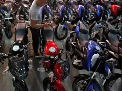 Bajaj Auto साठी निराशाजनक ठरला नोव्हेंबर महिना; विक्री १० टक्क्यांनी झाली कमी; फक्त इतक्या गाड्या  विकल्या!