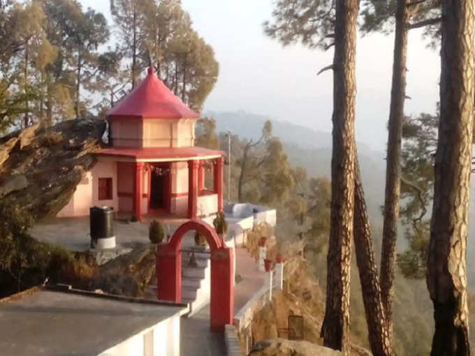 बिनसर में कसार देवी मंदिर - Kasar Devi Temple in Binsar in Hindi