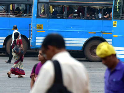 12 രൂപ മിനിമം ചാ‍ര്‍ജ് വേണമെന്ന് ബസുടമകള്‍, 10 രൂപയിൽ ഉറച്ച് സര്‍ക്കാര്‍; രാമചന്ദ്രൻ കമ്മിറ്റിയുമായി ചര്‍ച്ചയ്ക്ക് ഗതാഗതമന്ത്രി