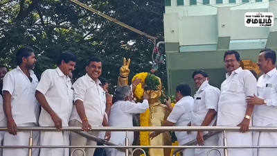 முன்னாள் முதல்வர் ஜெயலலிதா அவர்களின் நினைவு நாளையொட்டி திருவுருவ சிலைக்கு மாலை அணிவித்து மரியாதை!