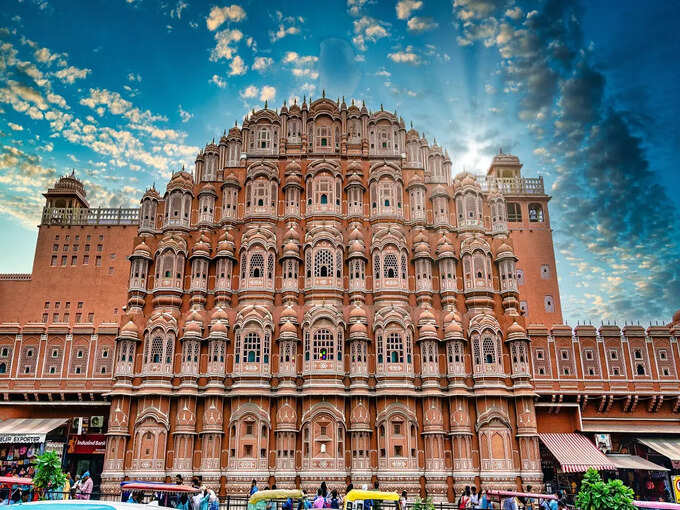 जयपुर में हवा महल - Hawa Mahal in Jaipur in Hindi