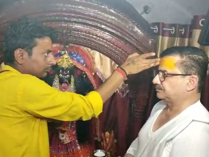 त्रिपुंड और भगवा बाना पहनकर अपनाया सनातन धर्म