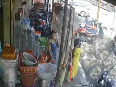 Kalyan : त्या महिला दुकानात आल्या अन् काही क्षणांतच...; CCTV मध्ये घटना कैद