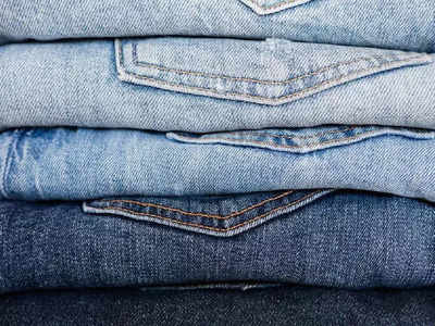 या ब्रँडेड Mens Jeans देतील कुल आणि स्टायलिश लुक