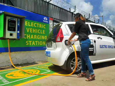 Electric Car खरेदी करायचीये पण बजेट कमी? SBI Green Car Loan द्वारे मिळेल स्वस्त कर्ज; बघा डिटेल्स