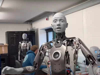 Video: इंसानों के बहुरुपिया हैं ये रोबोट्स, वैज्ञानिकों ने लैब में बनाया अजूबा, चेहरे के हावभाव देख चौंके लोग