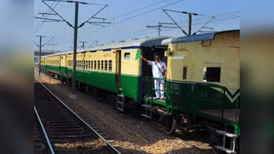 पाकिस्तान में दही खरीदने के लिए रेलवे ड्राइवर ने रोकी ट्रेन, रेल मंत्री ने दी यह सजा